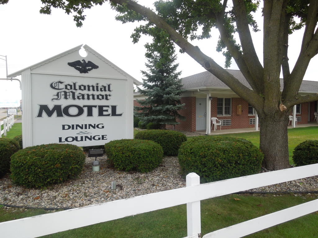 Colonial Manor Motel