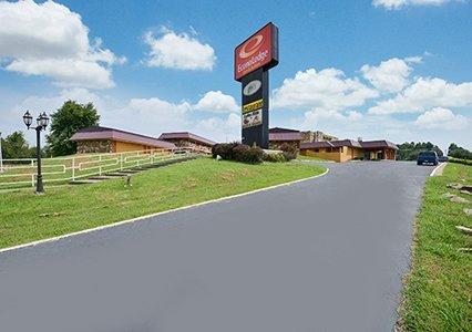 Econo Lodge Inn and Suites Gilbertsville