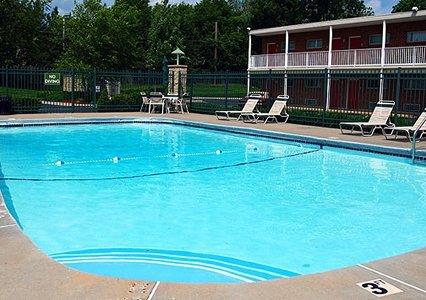 Econo Lodge and Suites Overland Park