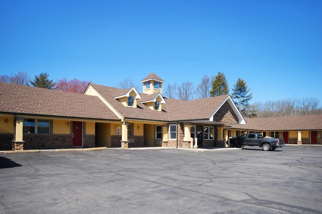 Econo Lodge Newton