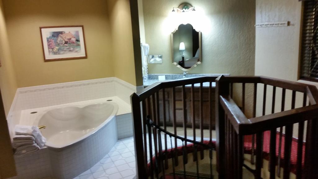 Best Western Cantebury Inn and Suites