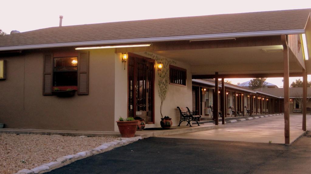 Sunset Inn and Suites