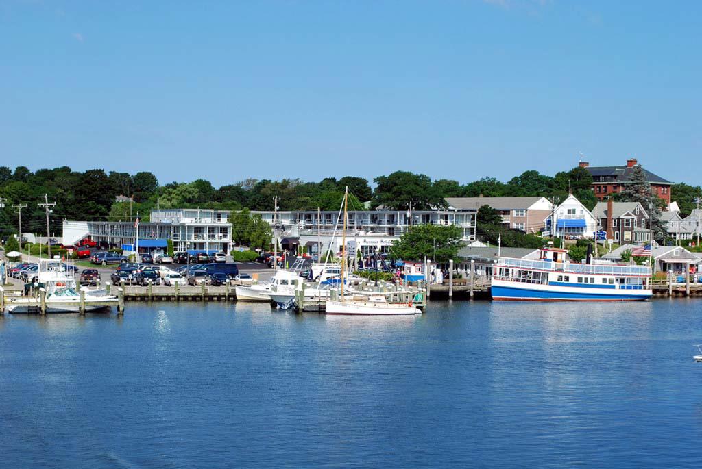 Hyannis Holiday Motel