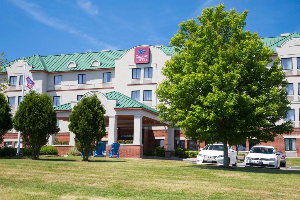 Comfort Suites West Warwick - Providence