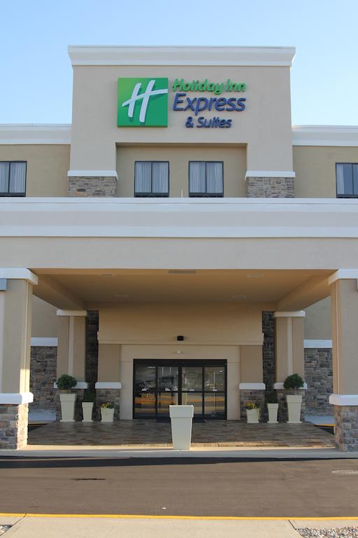 Holiday Inn Express and Suites Indianapolis W - Airport Area