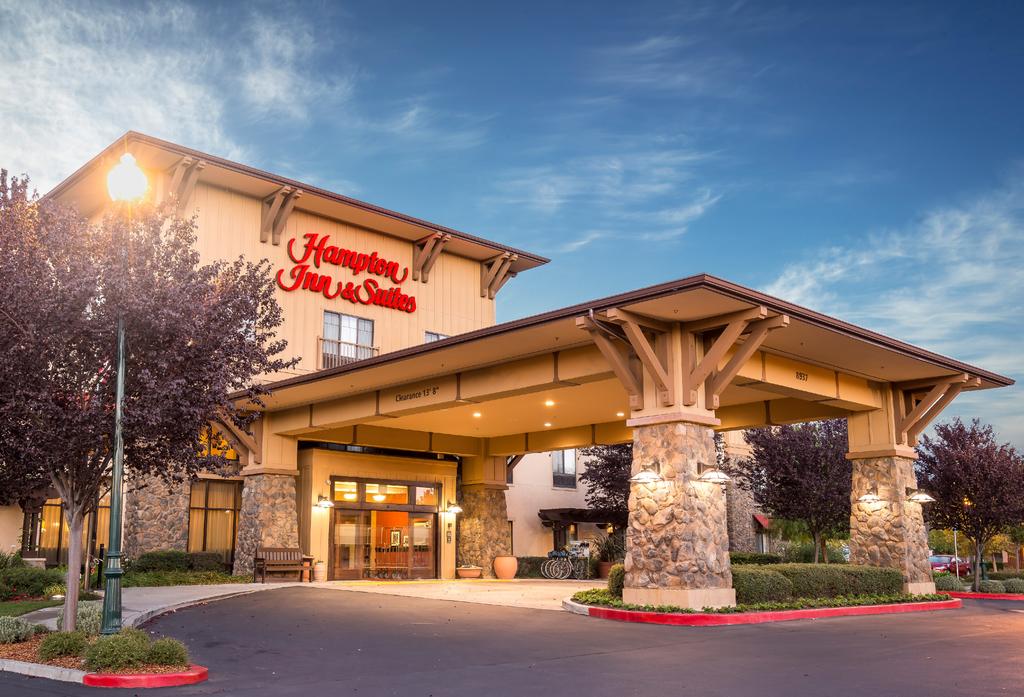 Hampton Inn and Suites Windsor - Sonoma Wine Country