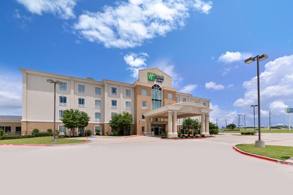 Holiday Inn Express Suites Sherman HWY 75