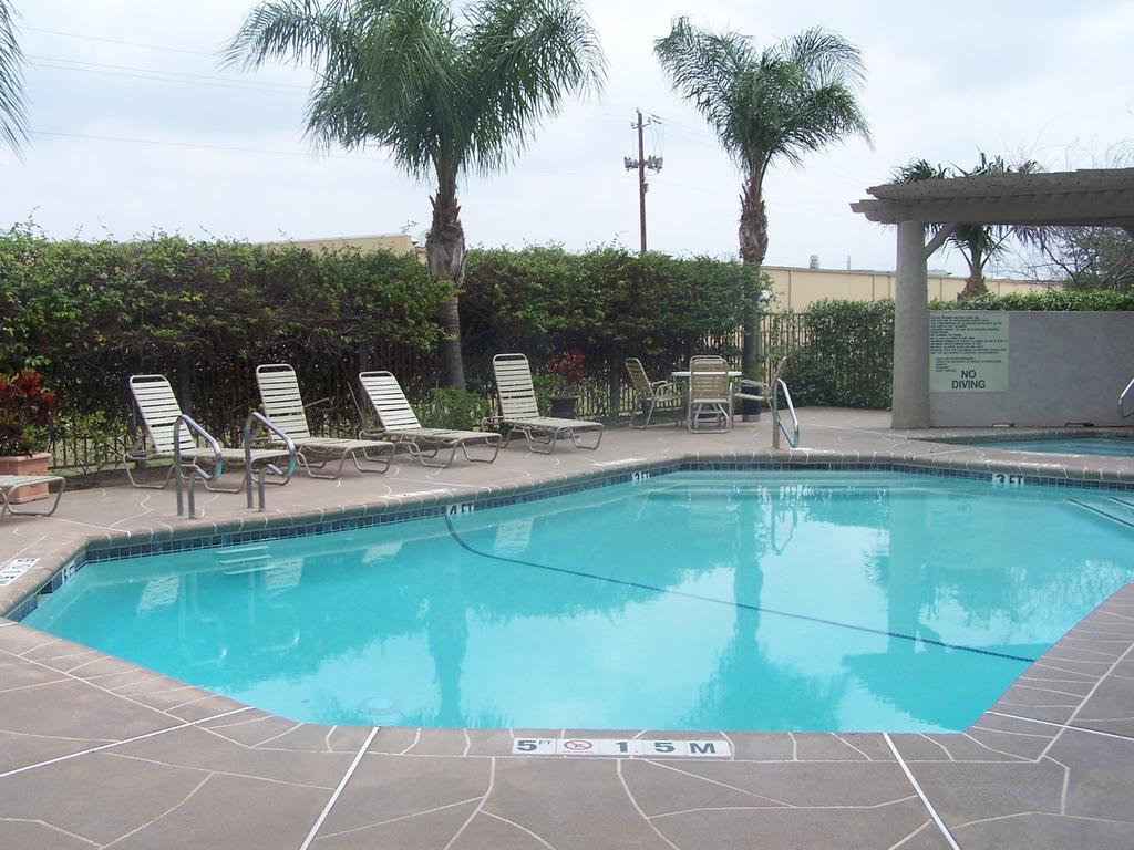 Holiday Inn Express Hotel and Suites Mission-McAllen Area