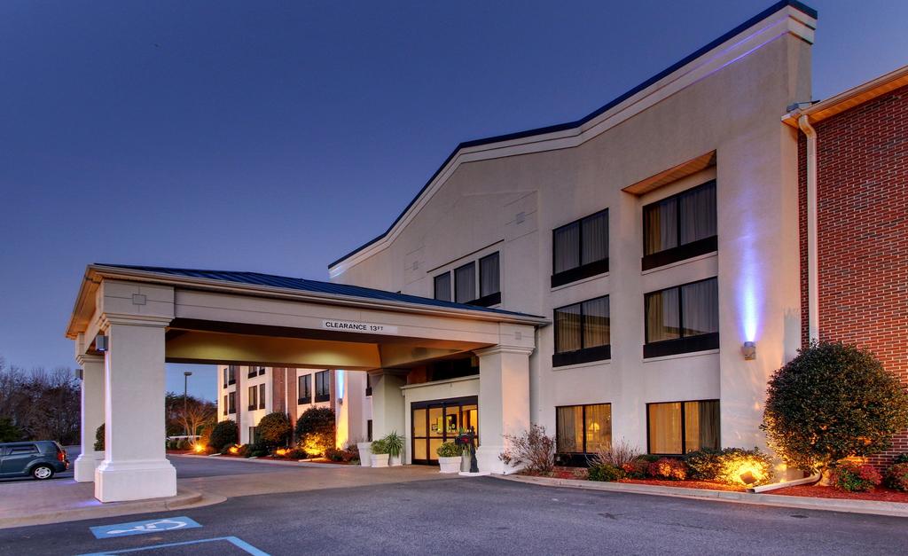 Holiday Inn Express Dahlonega