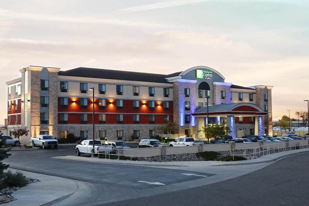 Holiday Inn Express And Suites