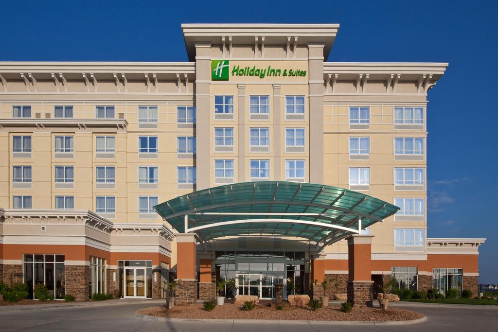 Holiday Inn and Suites West Des Moines