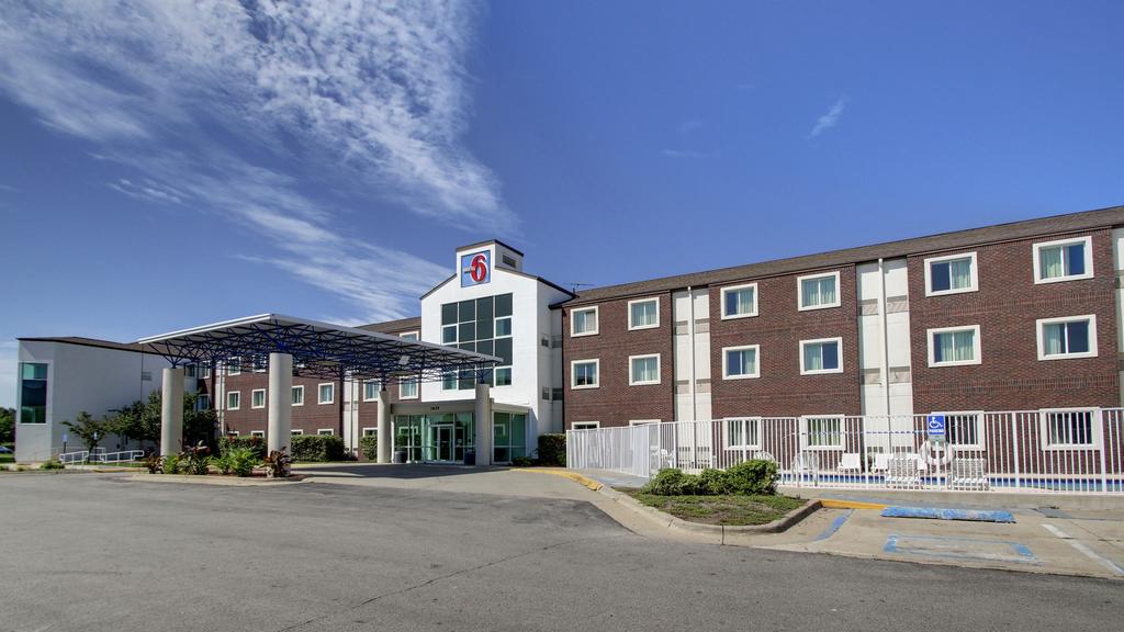 Motel 6 Des Moines West