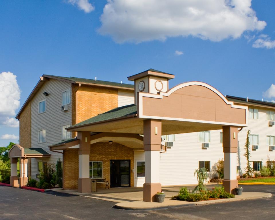 Econo Lodge Inn and Suites Clinton