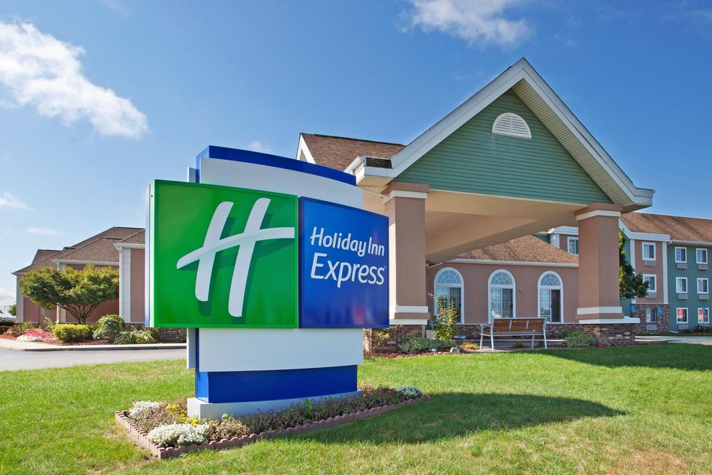 Holiday Inn Express Birch Run