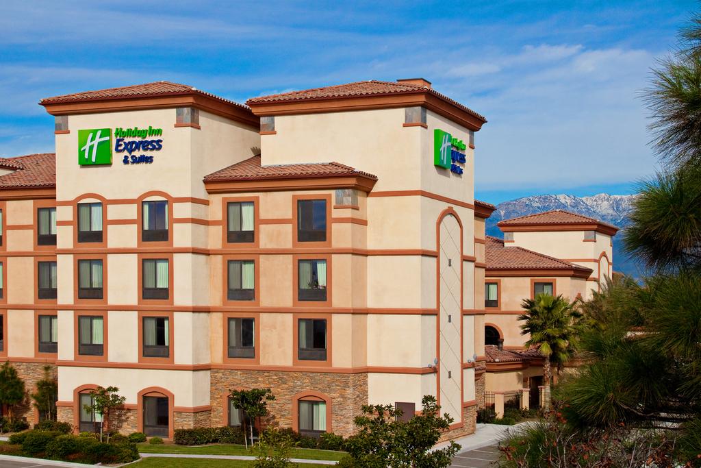 Holiday Inn Exp Hotel And Stes