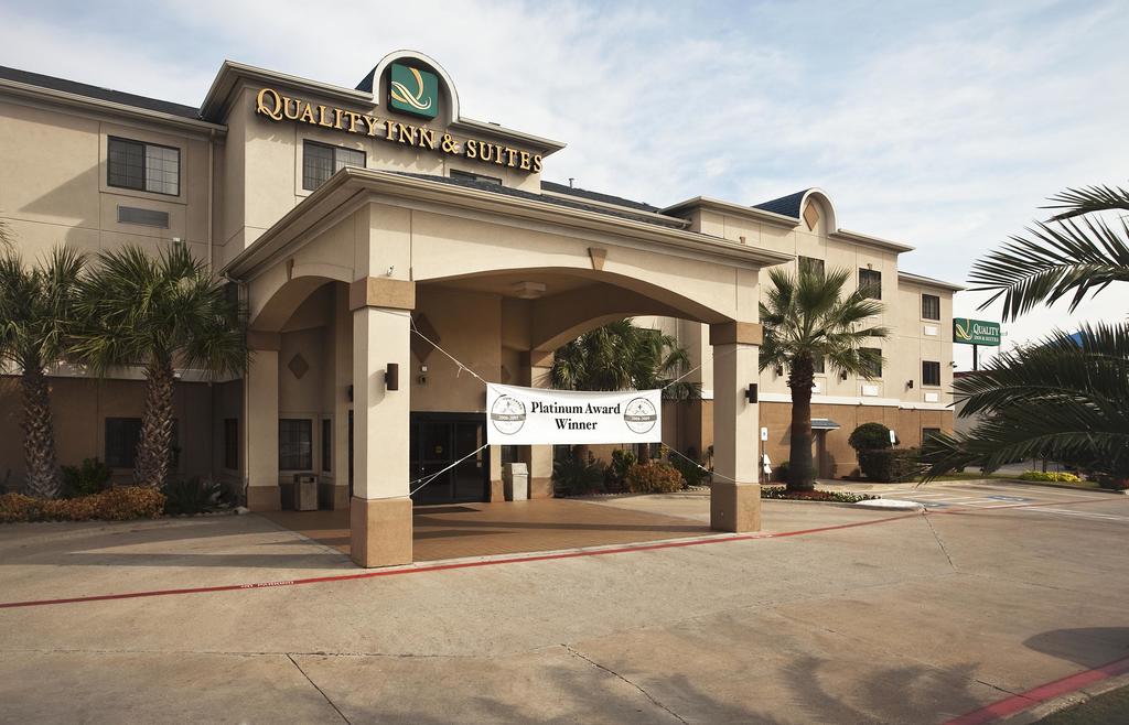 Quality Inn and Suites Near University