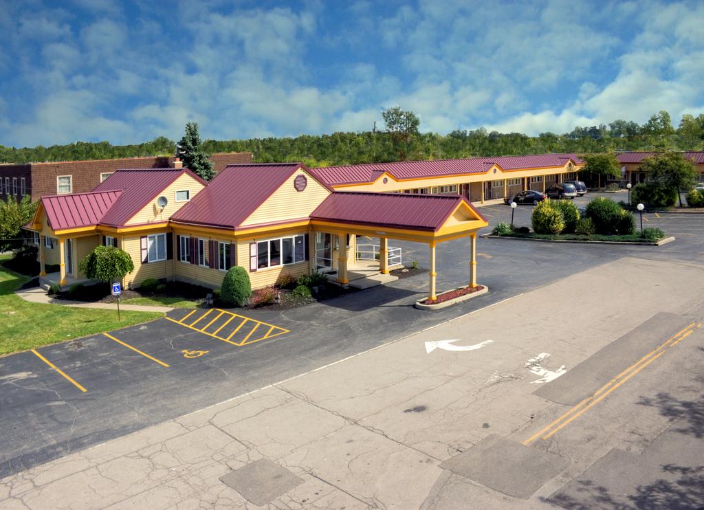 Rodeway Inn and Suites Amherst