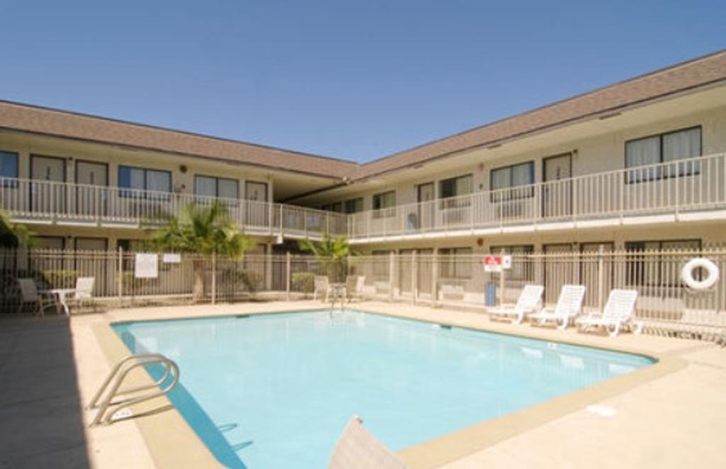 Americas Best Value Inn and Suites - Groves