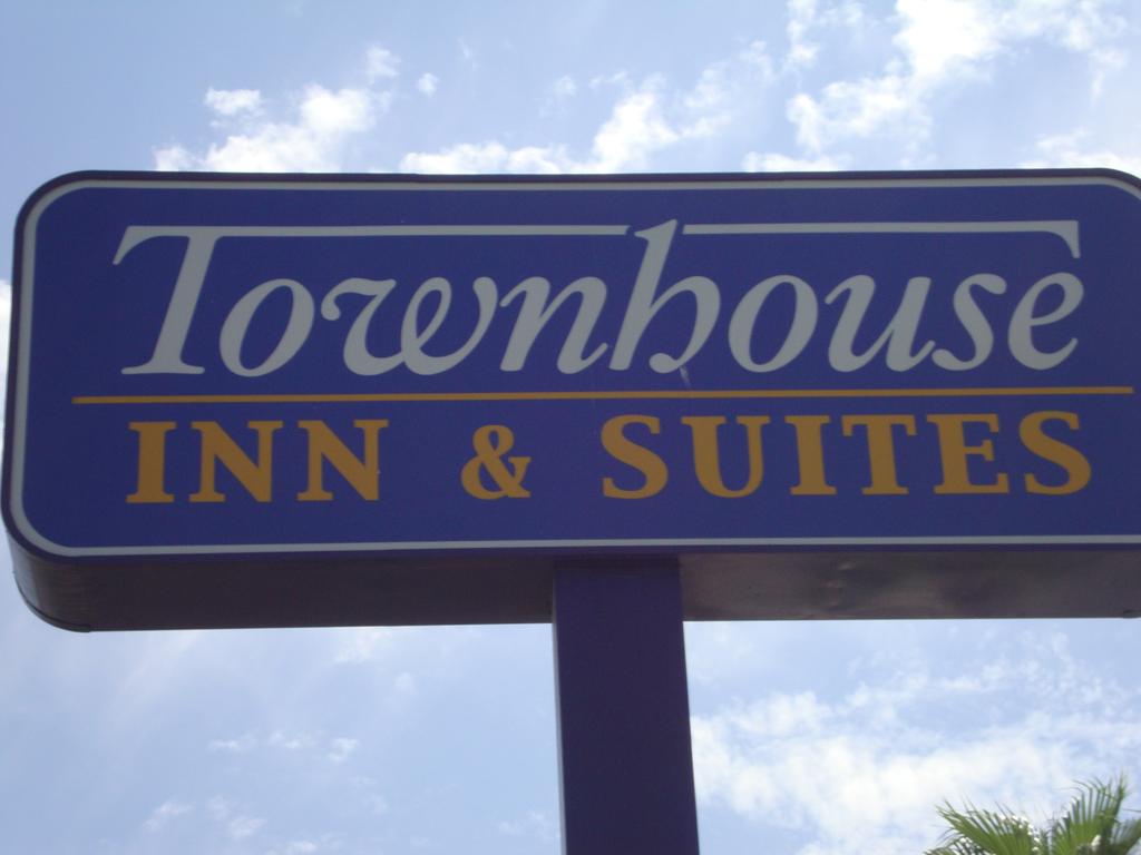 Townhouse Inn and Suites