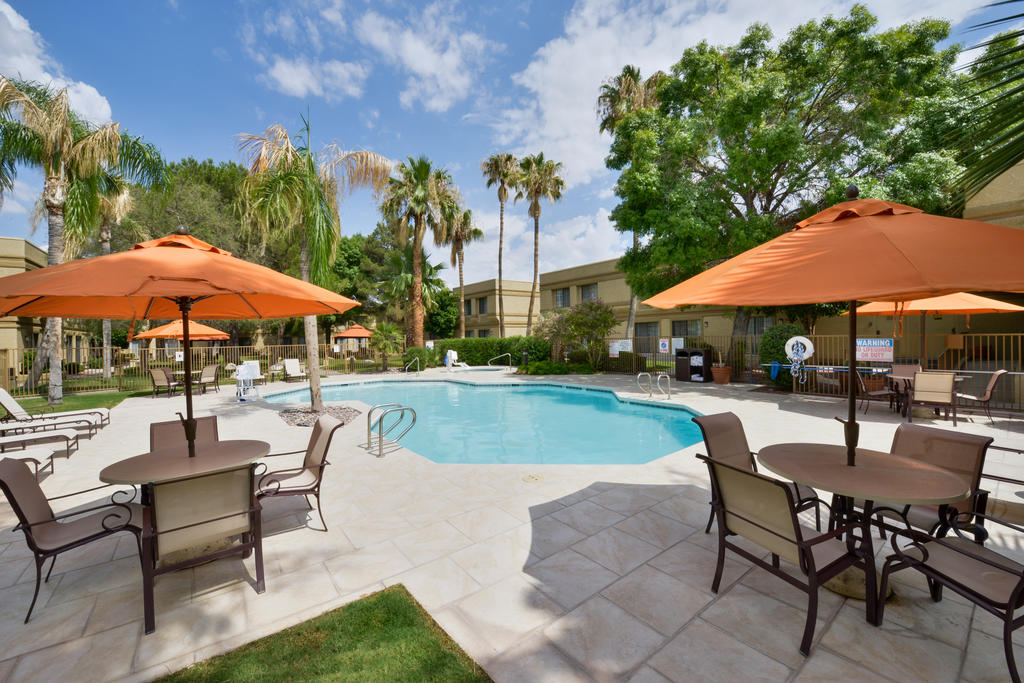 BEST WESTERN PLUS Tucson Intl Airport Hotel and Suites