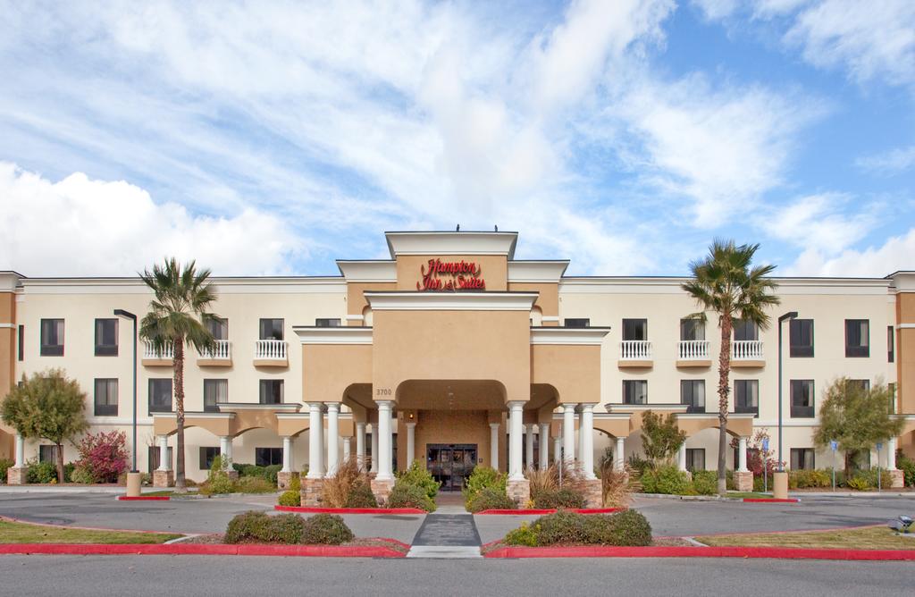 Hampton Inn and Suites Hemet - CA