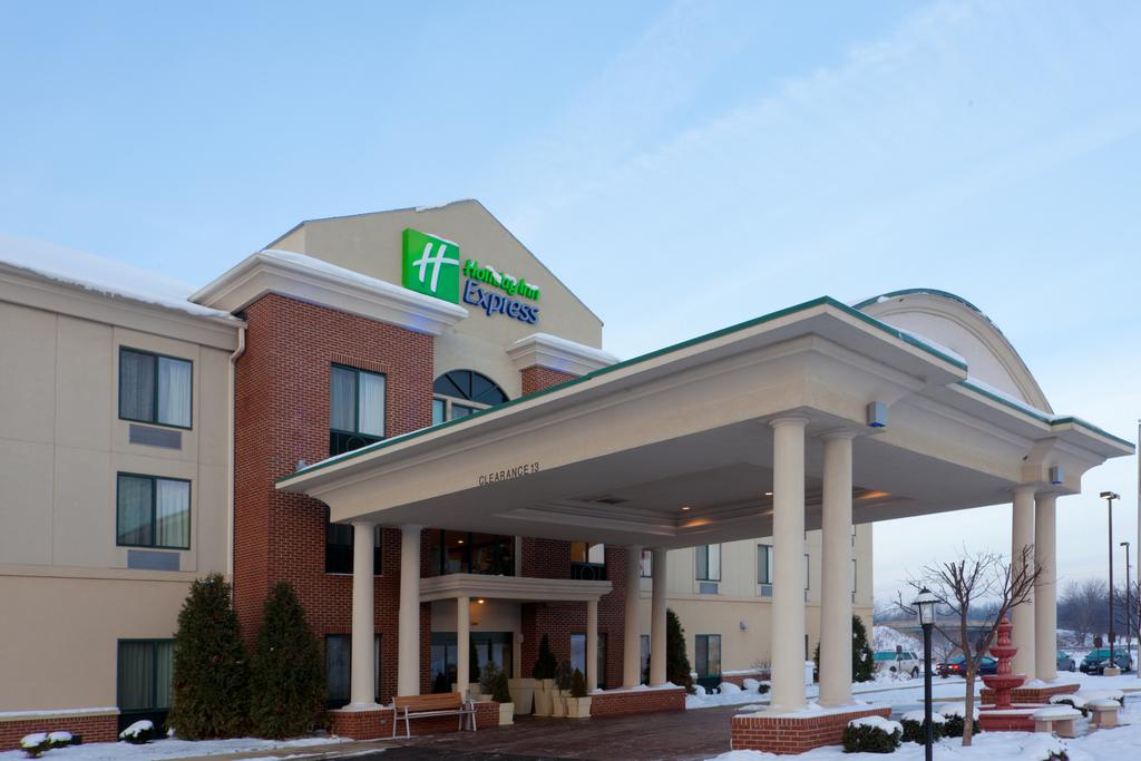 Holiday Inn Exp Newton Falls