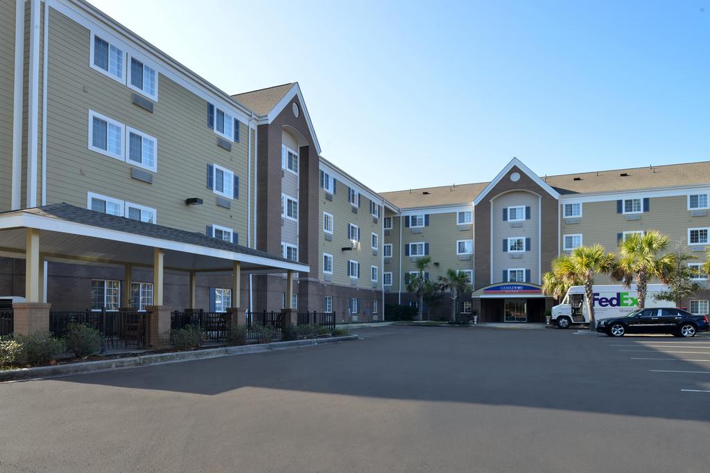 Candlewood Suites Northwoods