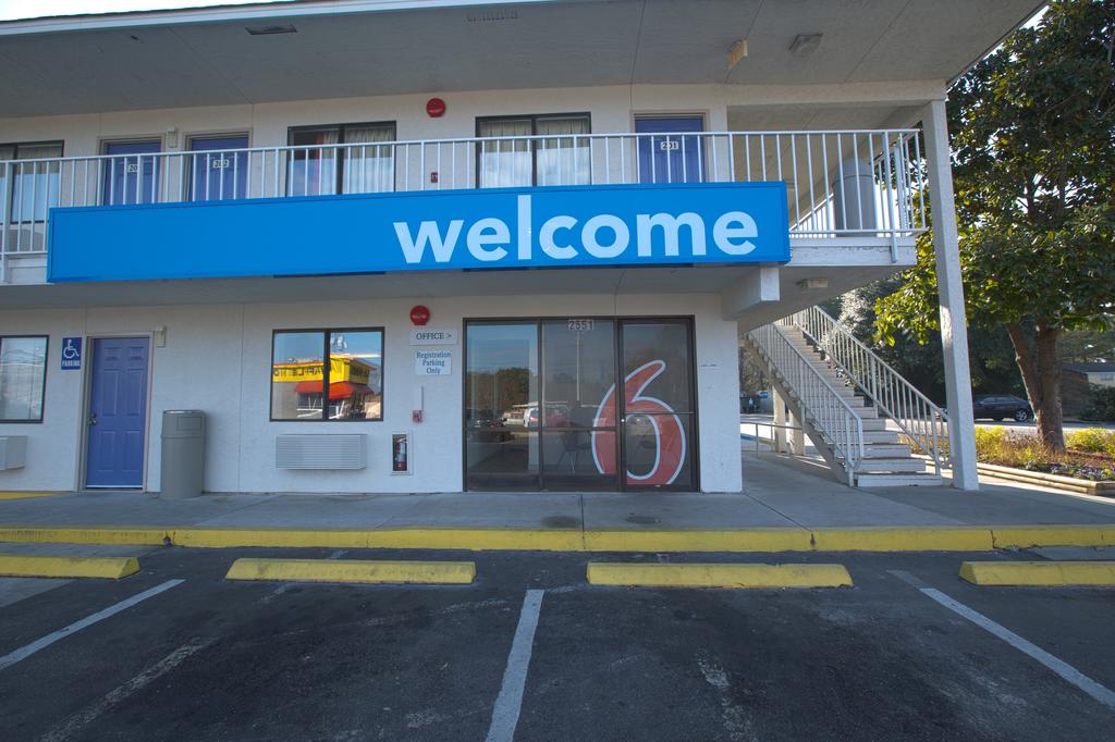 Motel 6 Charleston North SC