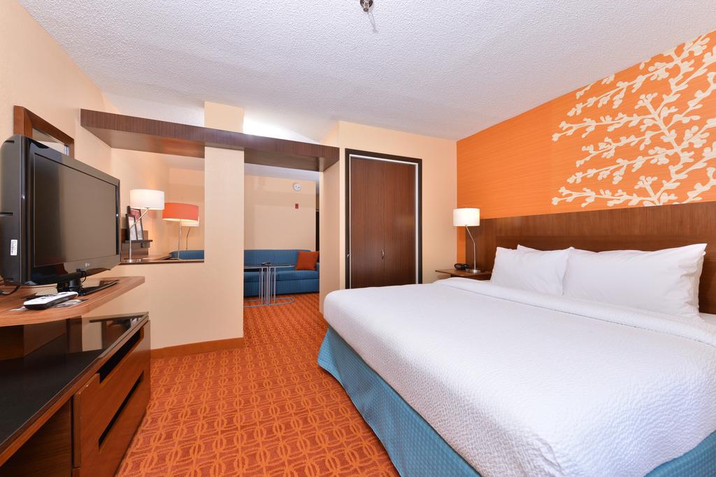 Fairfield Inn and Suites Mt Laurel