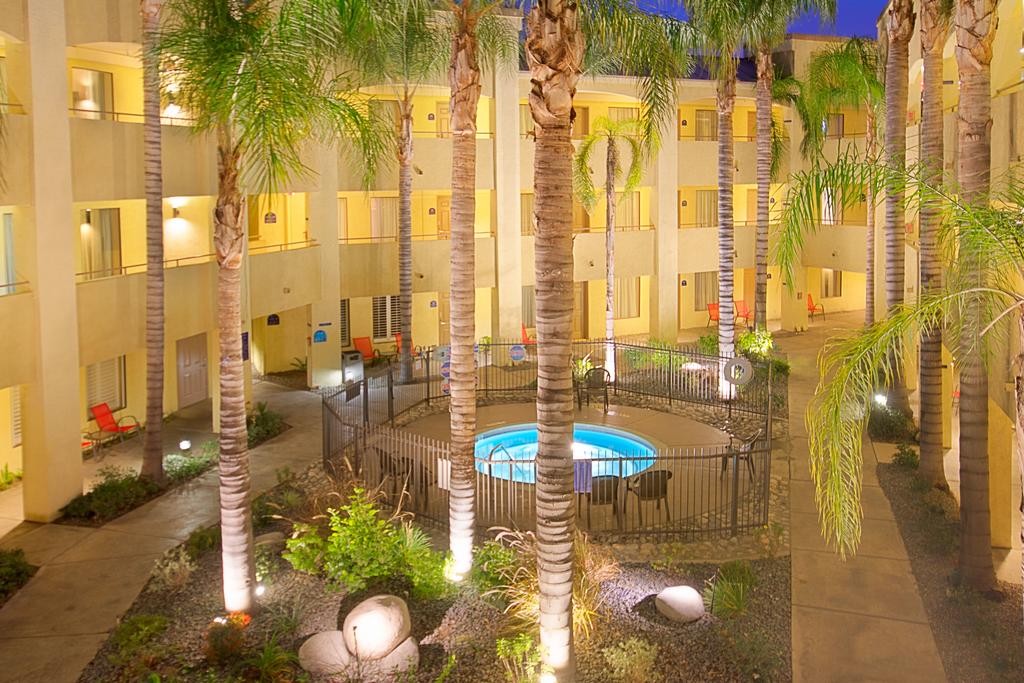 BEST WESTERN PLUS Inn Suites Ontario Airport East Hotel and Suites