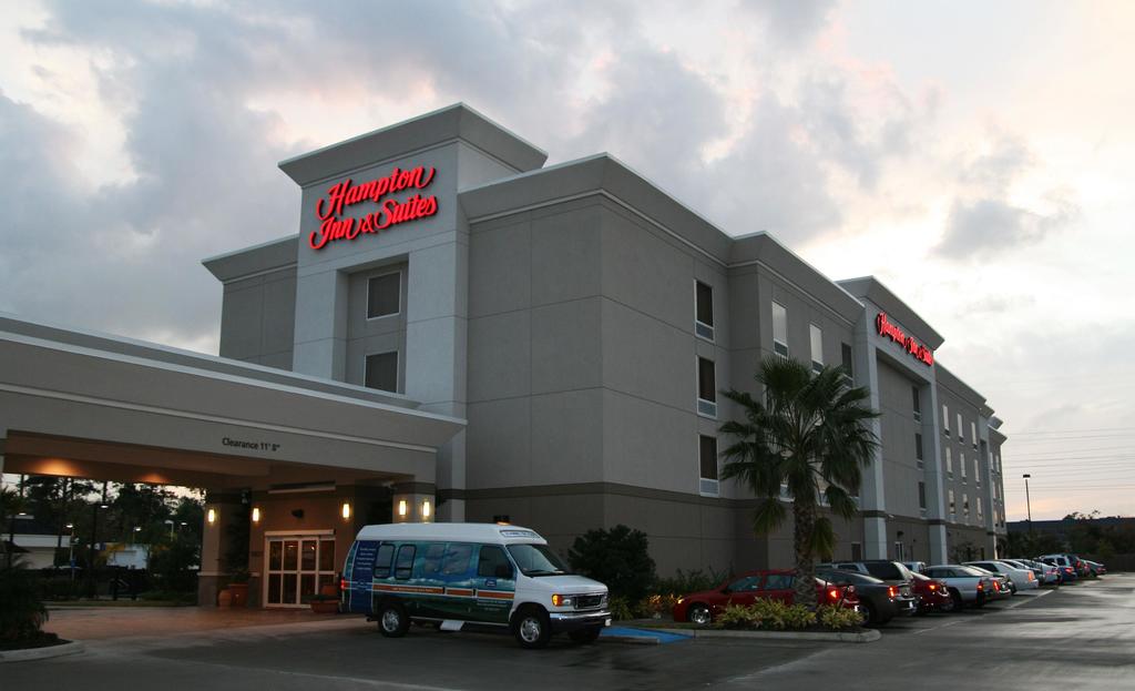 Hampton Inn and Suites Houston-Bush Intercontinental Airport