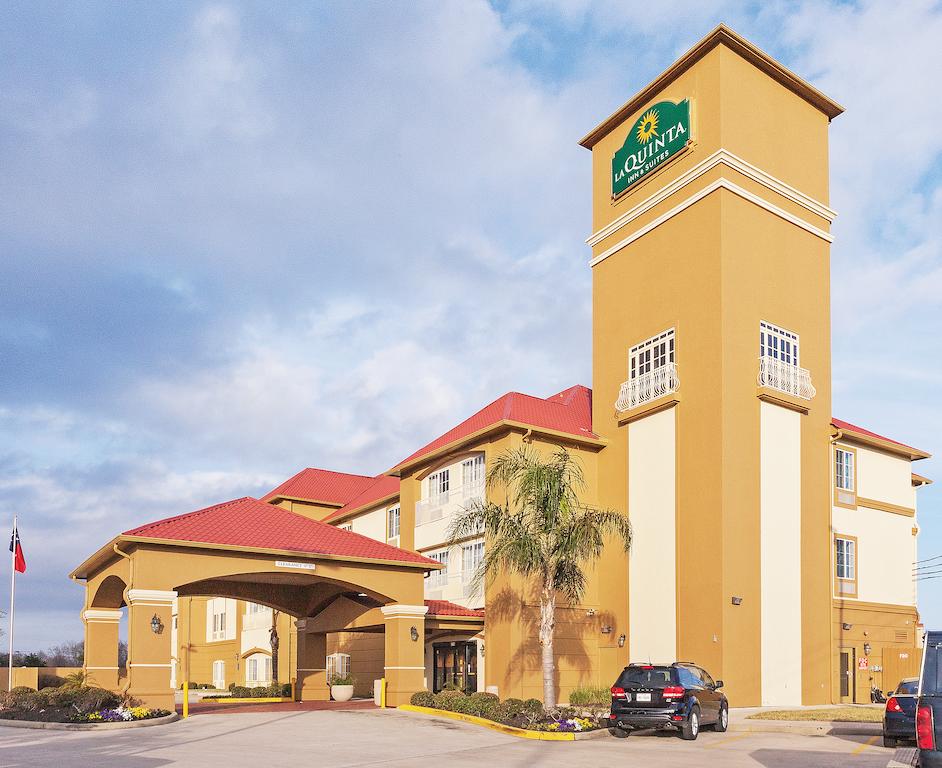 La Quinta Inn and Suites Houston Hobby Airport