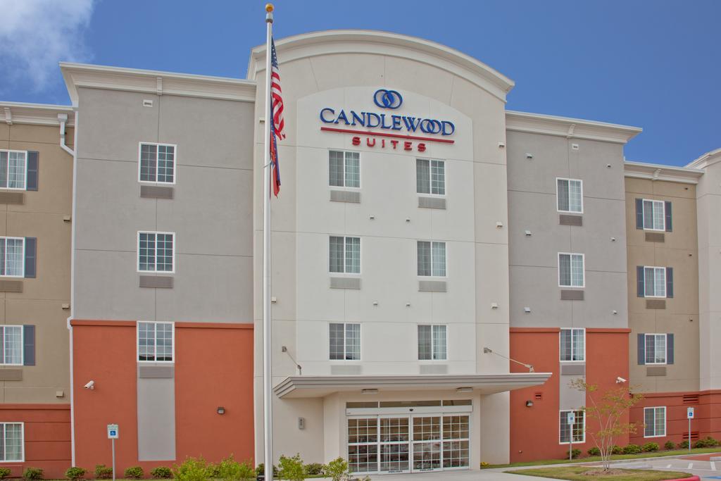 Candlewood Suites I 10 East