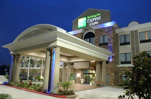 Holiday Inn Express Suites Beltway 8