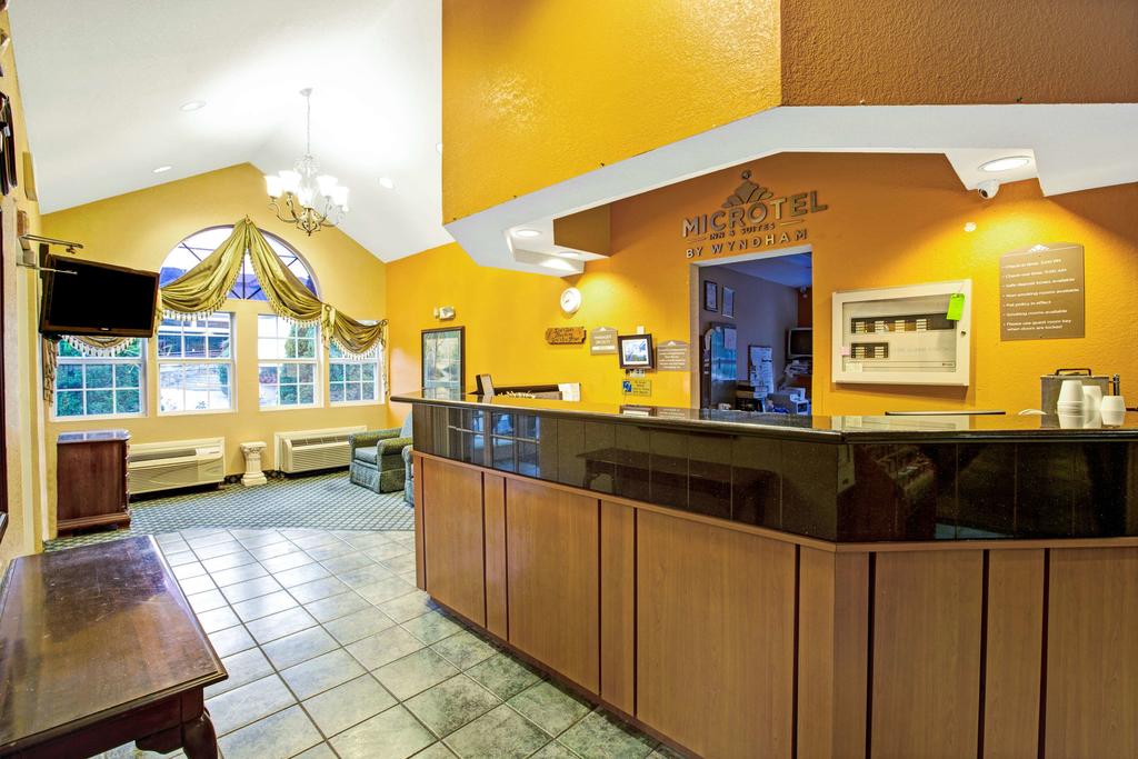 Microtel Inn and Suites by Wyndham Gatlinburg