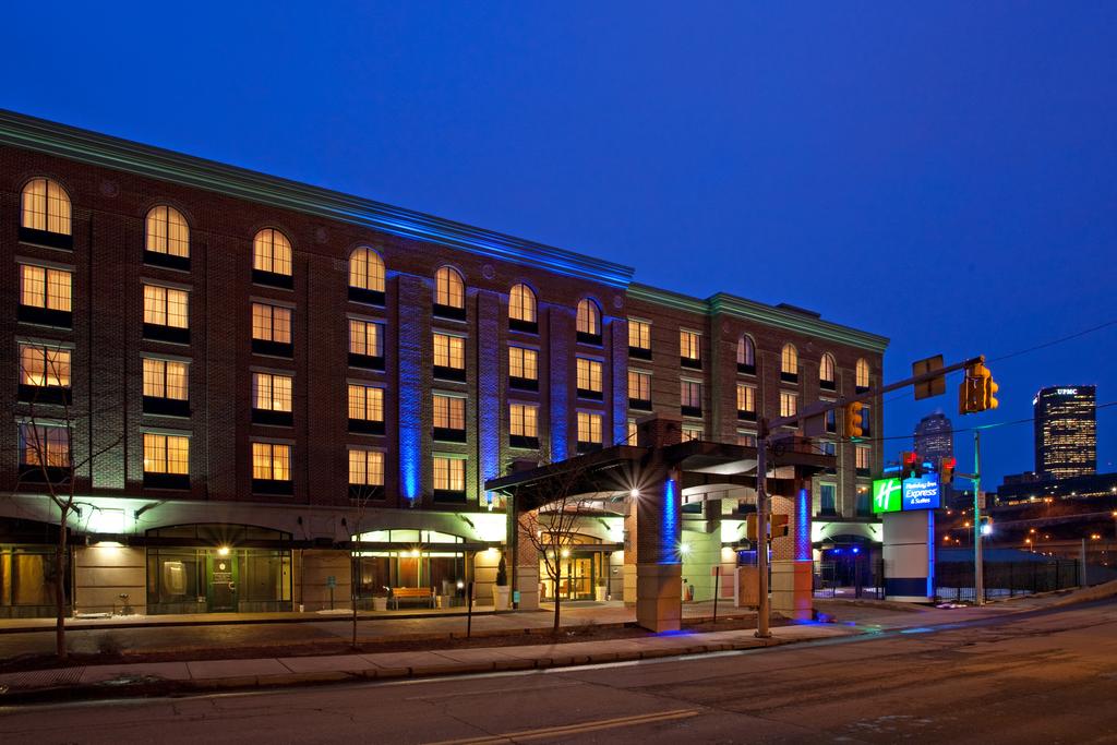 Holiday Inn Exp Ste South Side