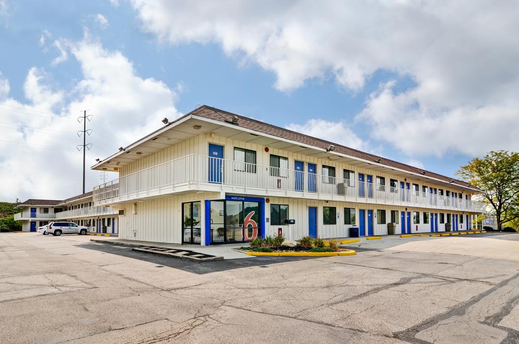 Motel 6 Pittsburgh - Crafton