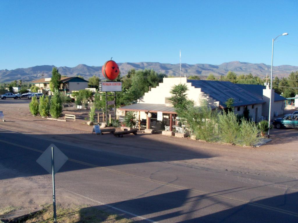 Punkin Center Lodge