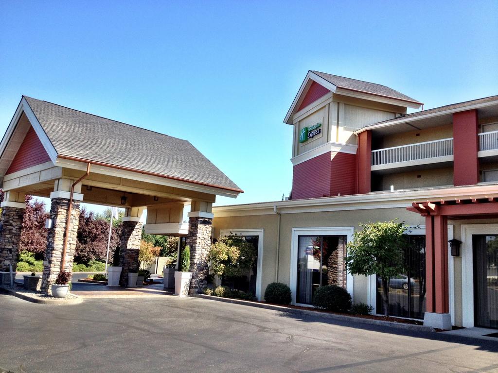 Holiday Inn Express Roseburg