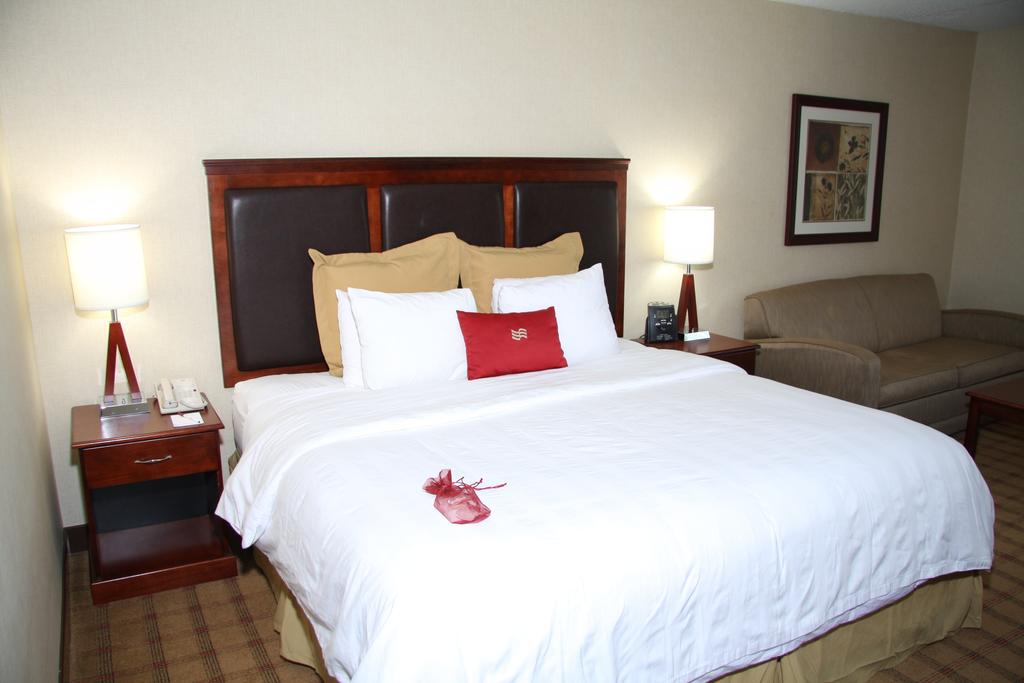 Crowne Plaza Hotel-Newark Airport