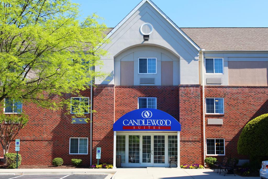 Candlewood Suites West End Sho