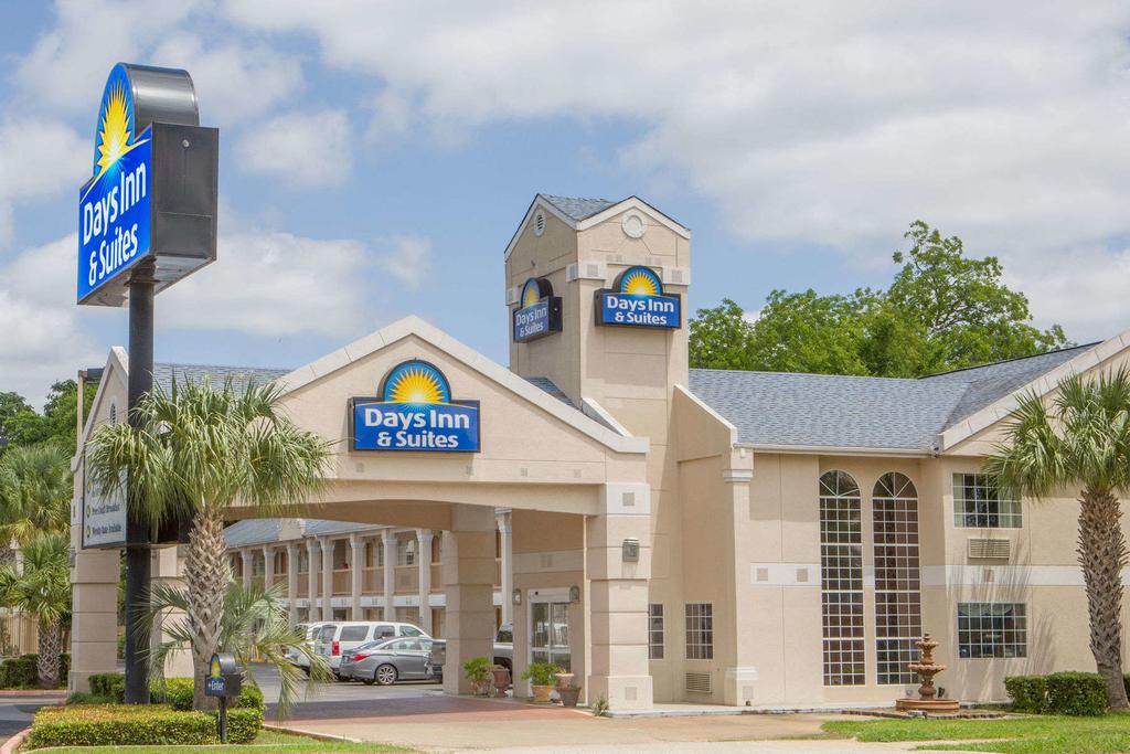 Days Inn and Suites Nacogdoches