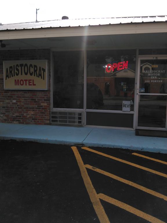 Aristocrat Motor Inn