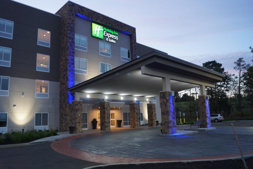 Holiday Inn Exp Stes Jamestown