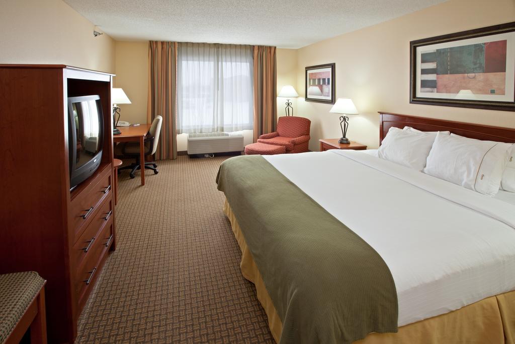 Holiday Inn Express Suites Greenville