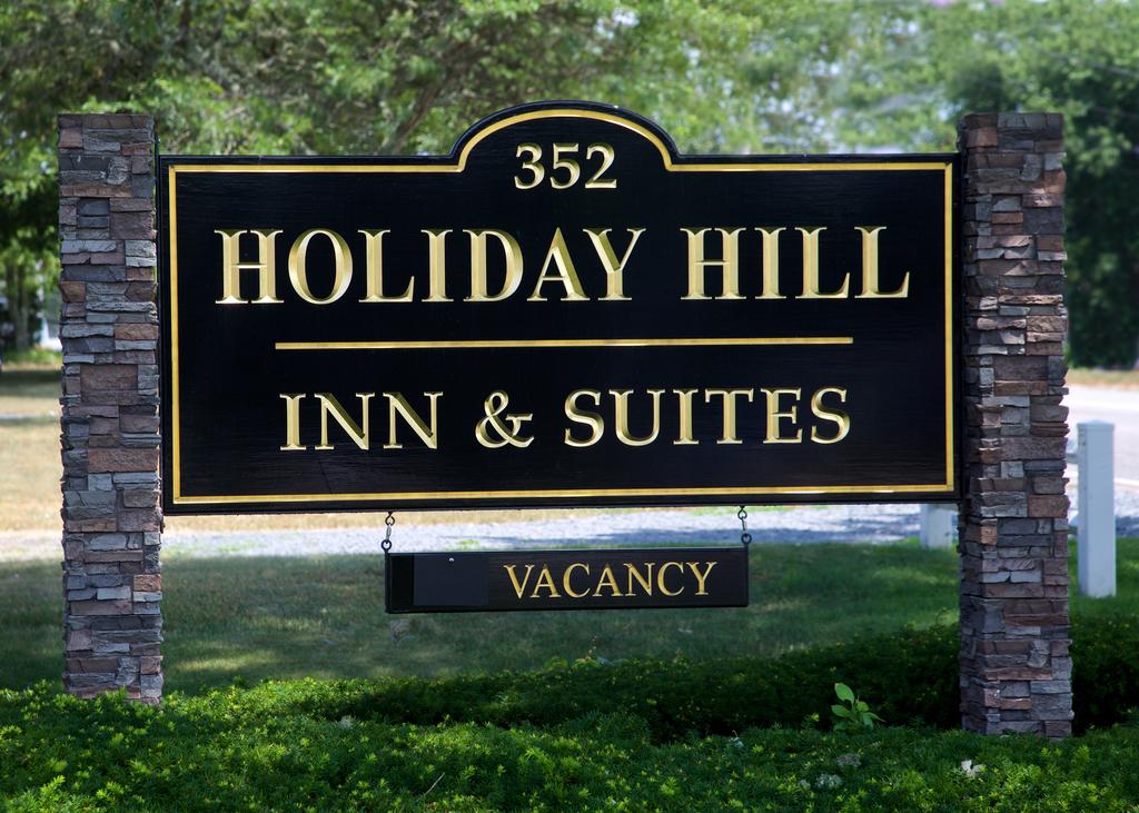 Holiday Hill Inn and Suites