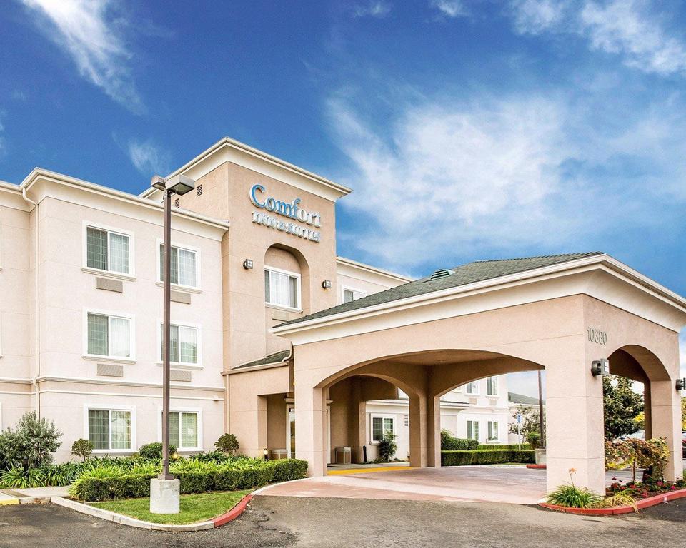 Comfort Inn and Suites Galt - Lodi North