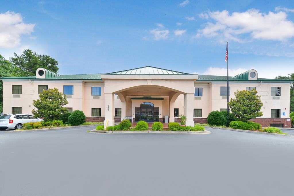 Econo Lodge Inn and Suites Marietta