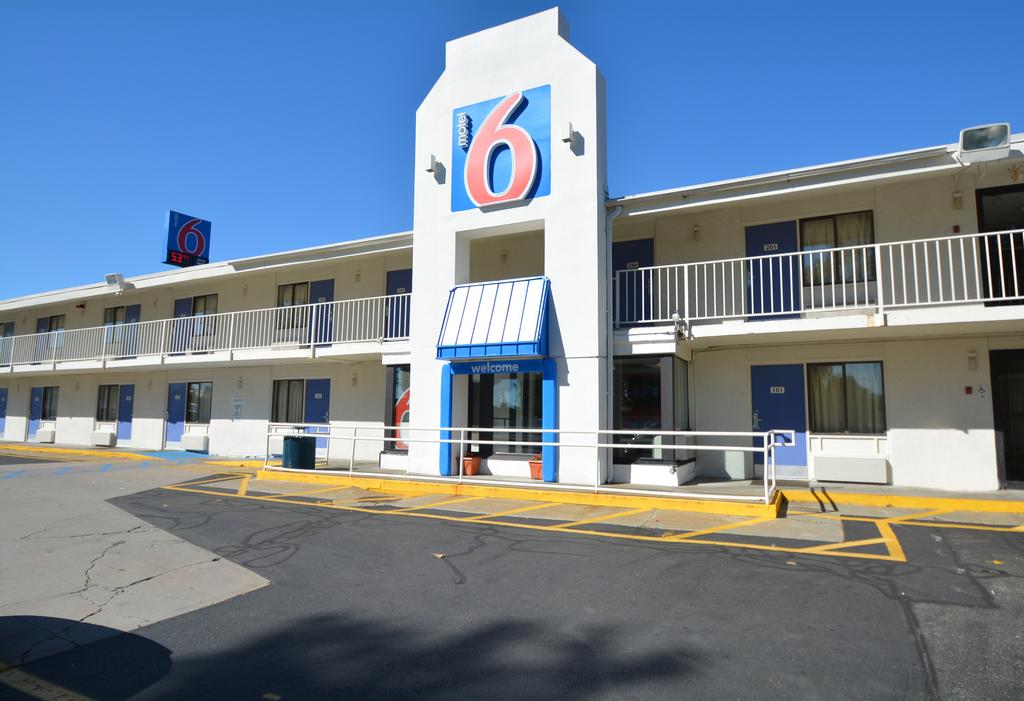 Motel 6 Springfield - Chicopee