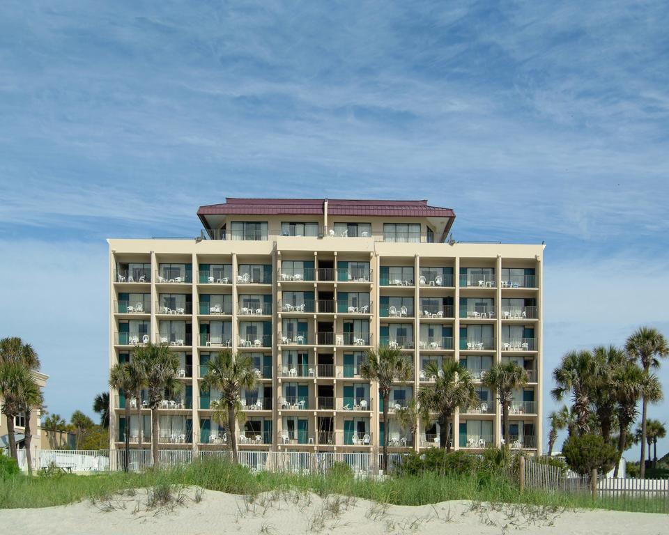 Econo Lodge Inn and Suites Beach Front